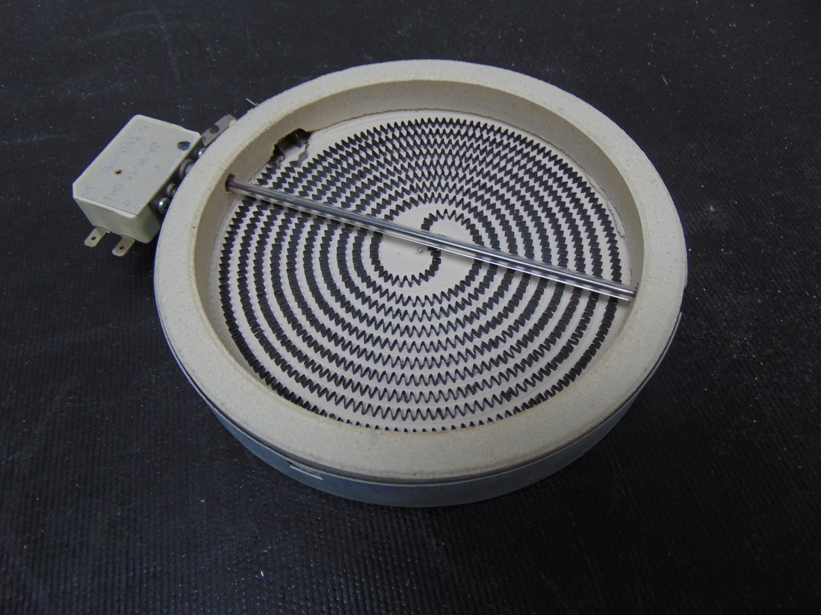 GE Range JB750SJ1SS Radiant Surface Element 5 1/2" WB30T10145