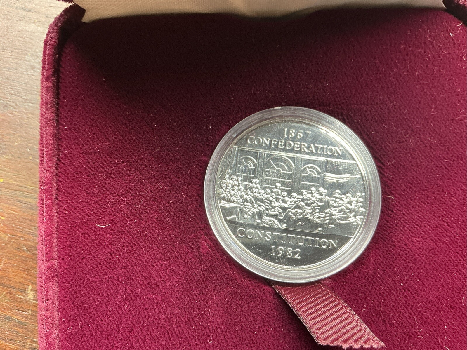 1982 Dollar Canada 1867 Confederation 1982 Constitution Coin