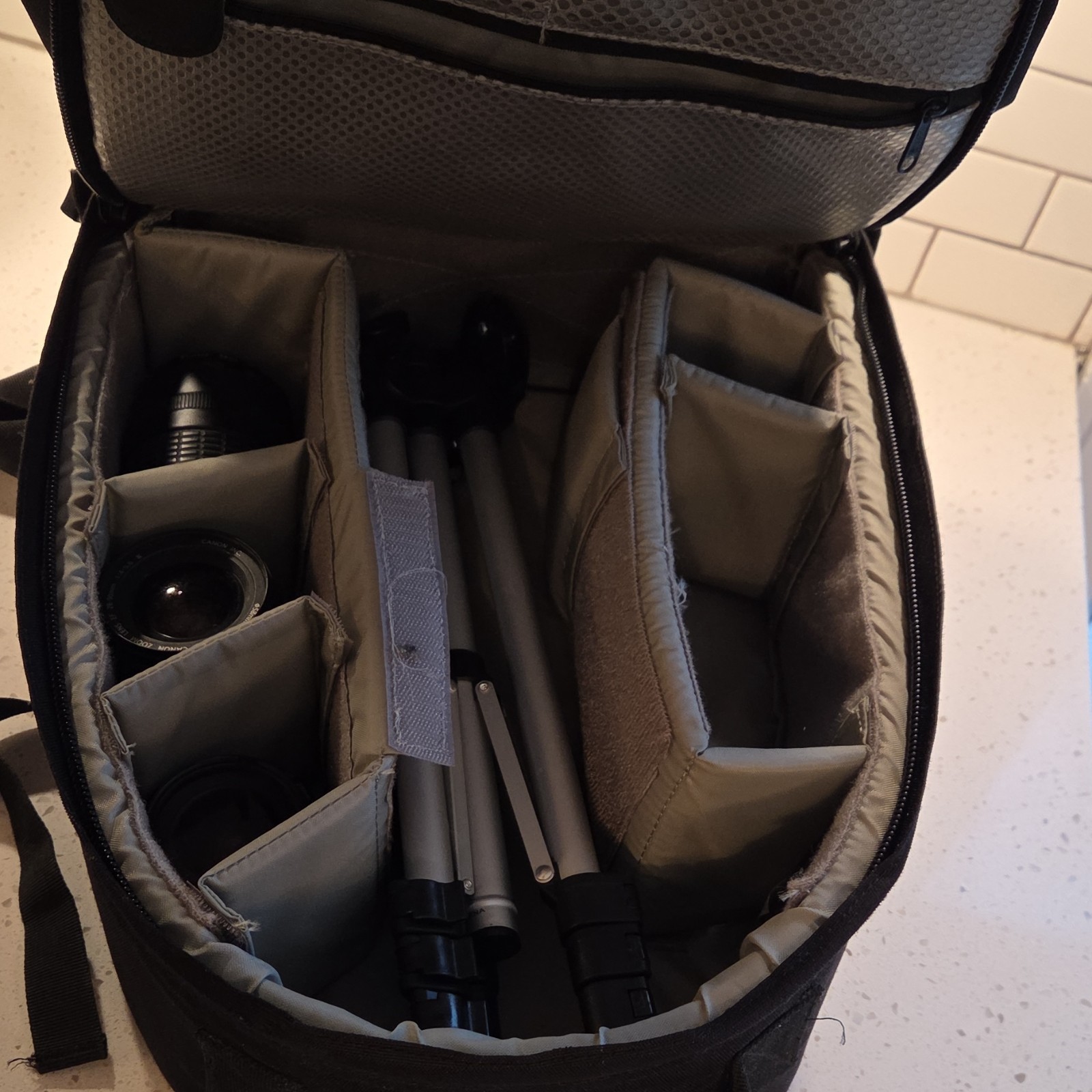 Canon Lens, Bag and Targus TC-500TR bundle read description.