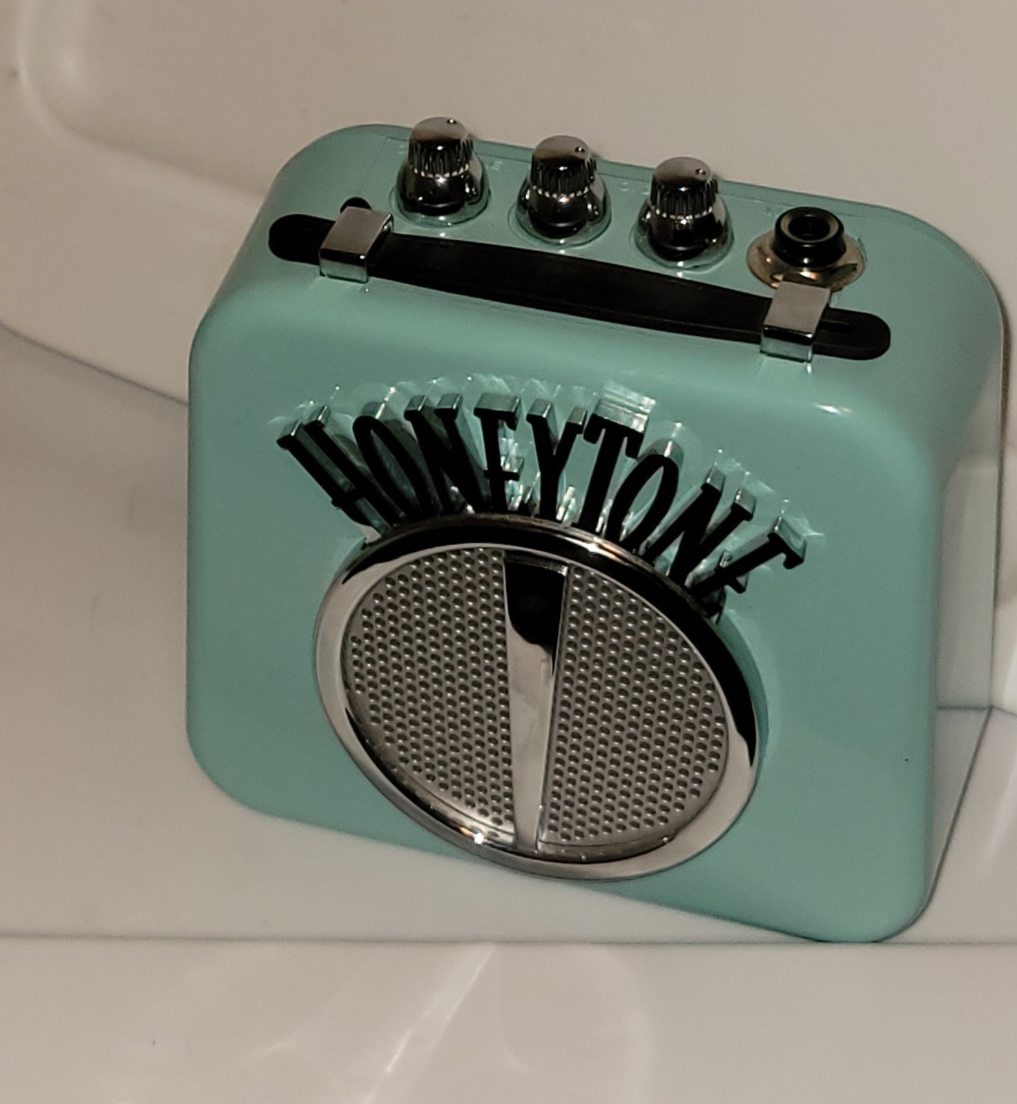 Honeytone N-10 Guitar Mini Amp Mint Green Retro Styling Vintage Tone 5 WATTS