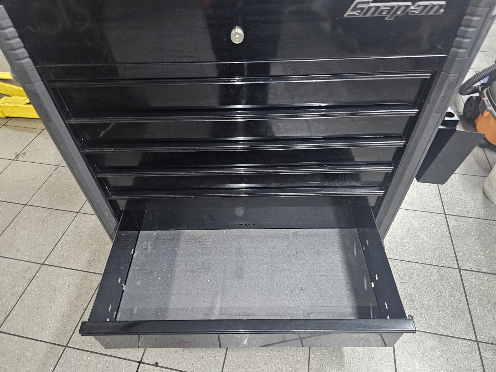 Snap On Tool Box 40 Inch Wide Split Sliding Lid Model KRSC430ABFI7