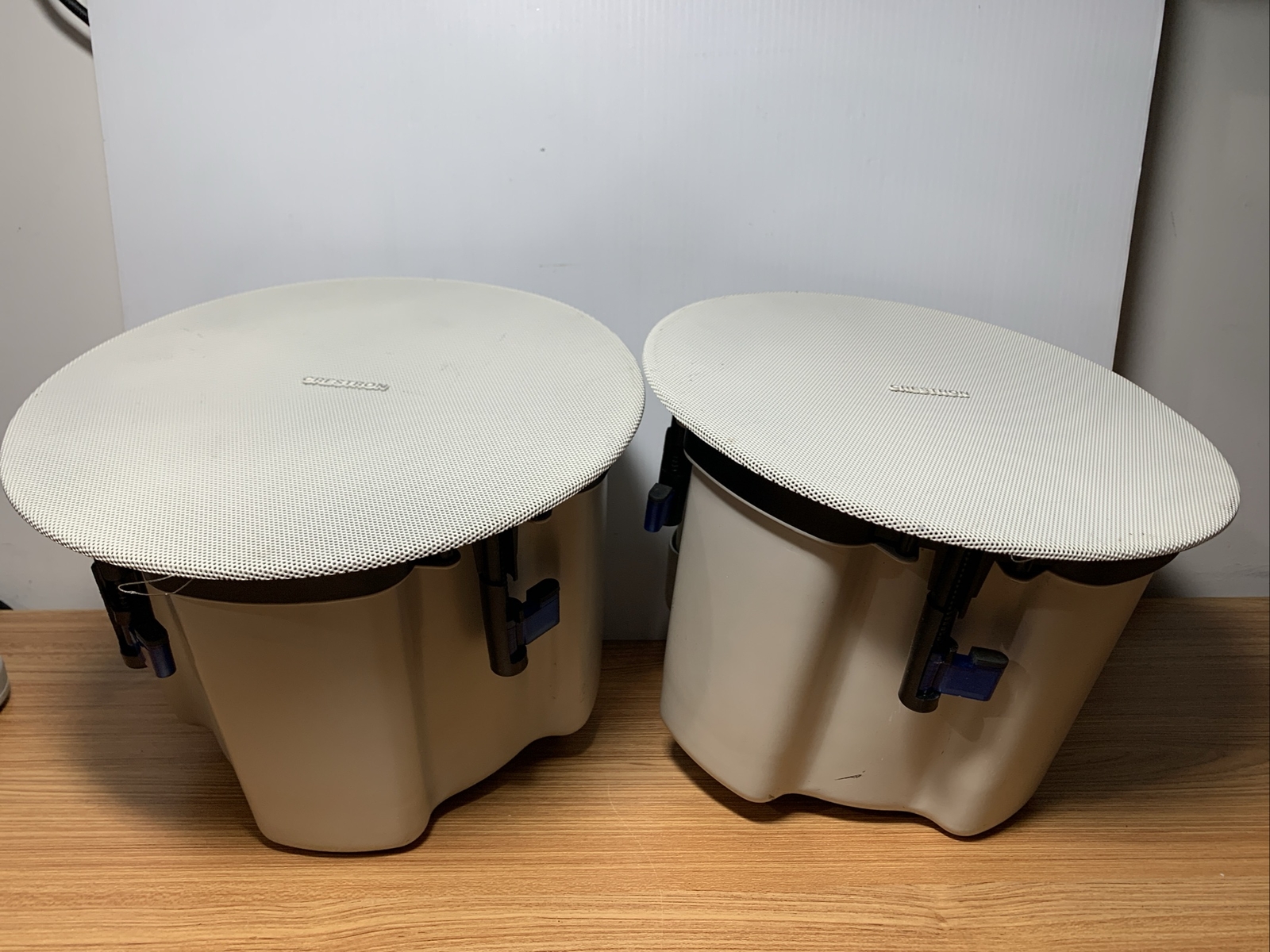 CRESTRON SAROS IC6T-W-T Ceiling Speakers (Pair) Lot of 2