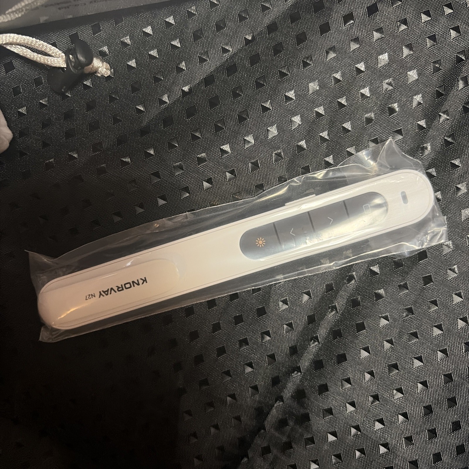 KNORVAY No 277 wireless Presenter with Laser Pointer, Rechargeable, NIB