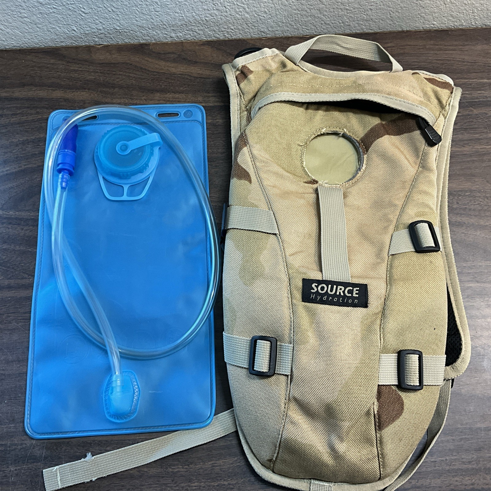 Source Hydration System Carrier with Bladder Desert