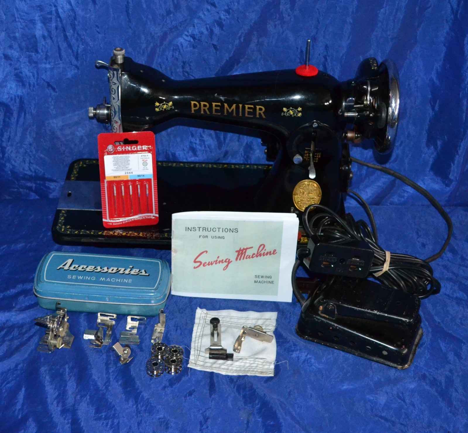 PREMIER DELUXE STRAIGHT STITCH BLACK 15 CLASS SEWING MACHINE SERVICED TESTED