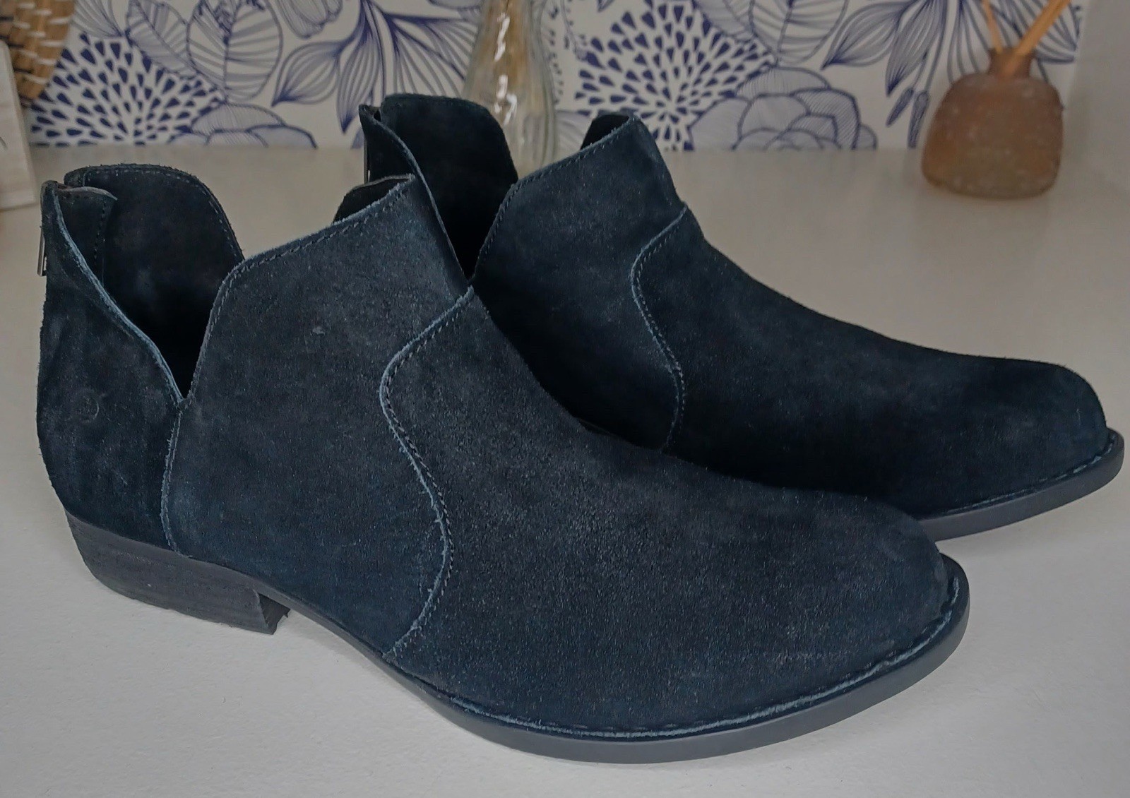 Born Kerri Women's Ankle Boots Black Suede Back Zip V-Cut Booties 10m Shoes