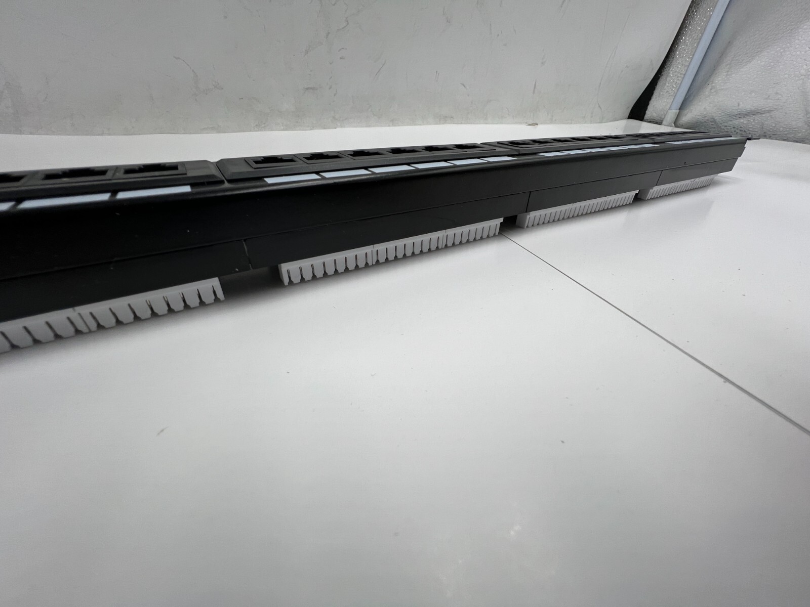 Iwillink Rackmount or Wall Mount Patch Panel Cat6 RJ45 Patch Panel Black