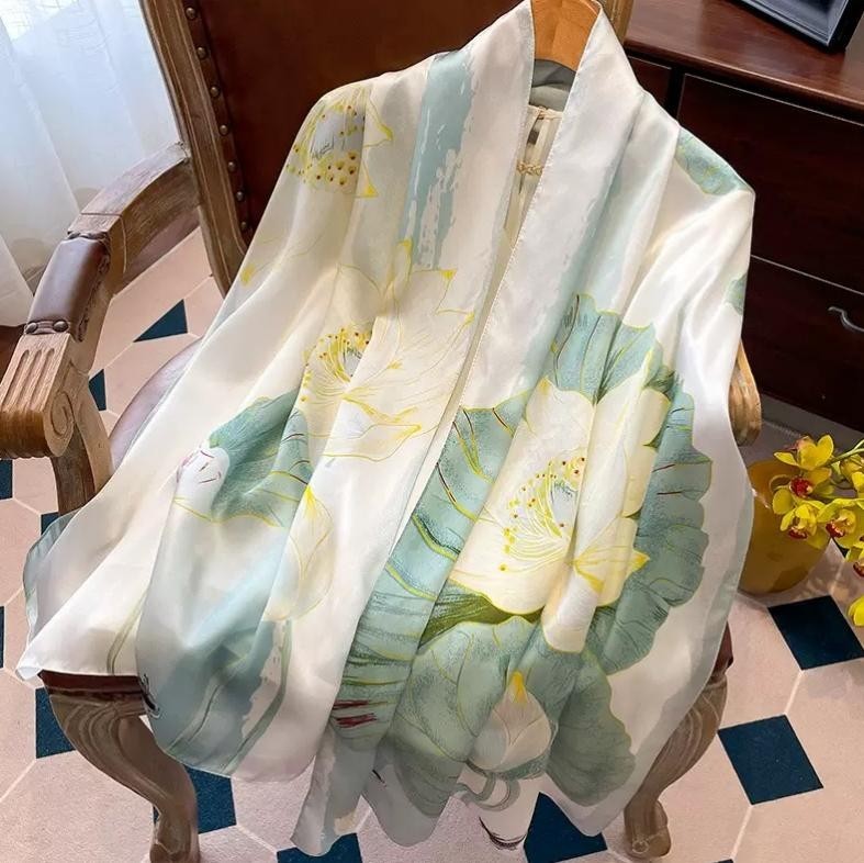 100% Silk Scarf in White and Mint With Floral Print Design Ladies 170*53 cm new