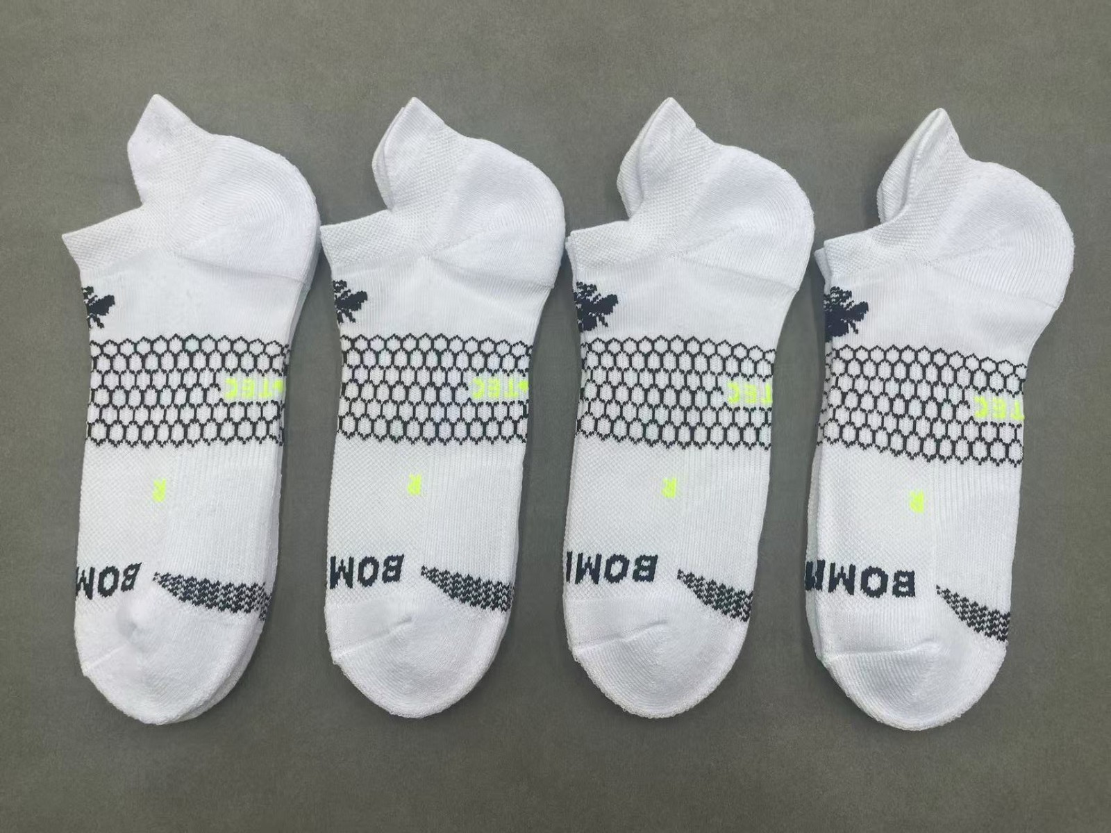 4 pairs BOMBAS Men's Running Ankle socks Size Large 9-13 white