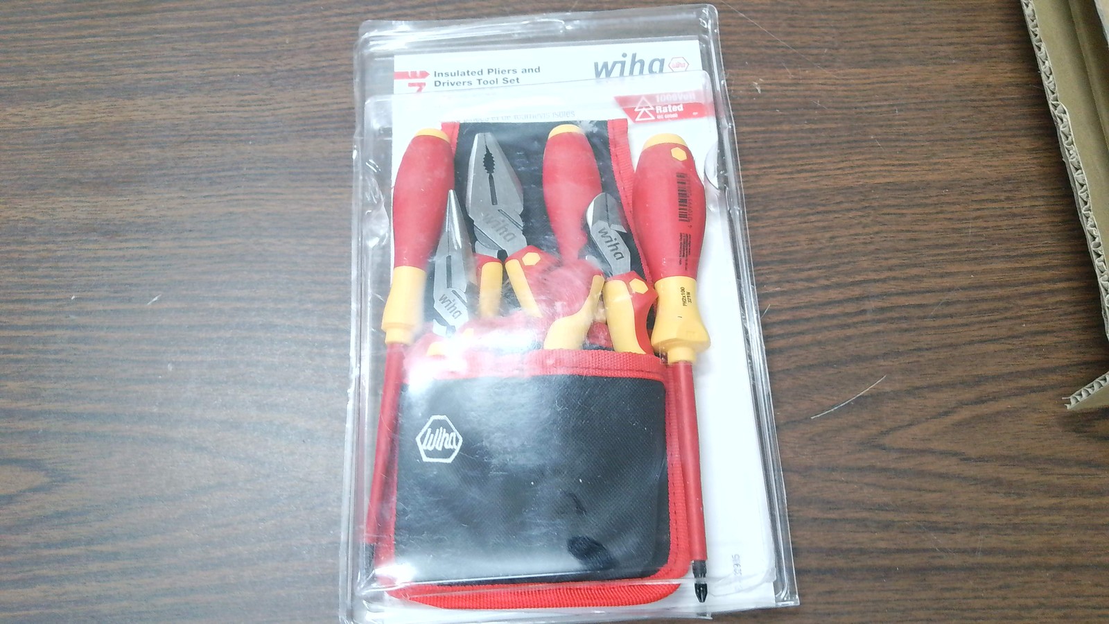 Wiha 32985 Insulated Industrial Pliers and Screwdriver Set - 7 Piece Set ASIS