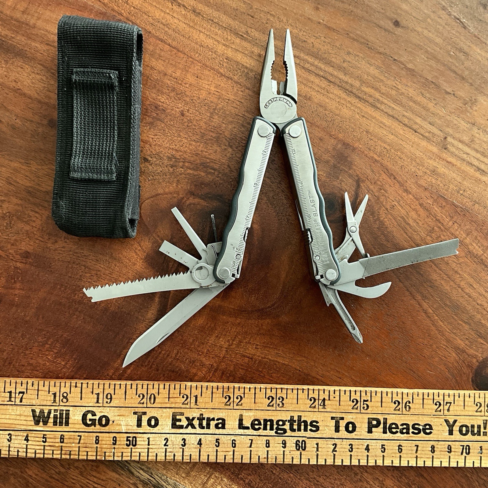 RETIRED Date Code 0310 (March 2010) Leatherman BLAST Multi-Tool w Leather Sheath