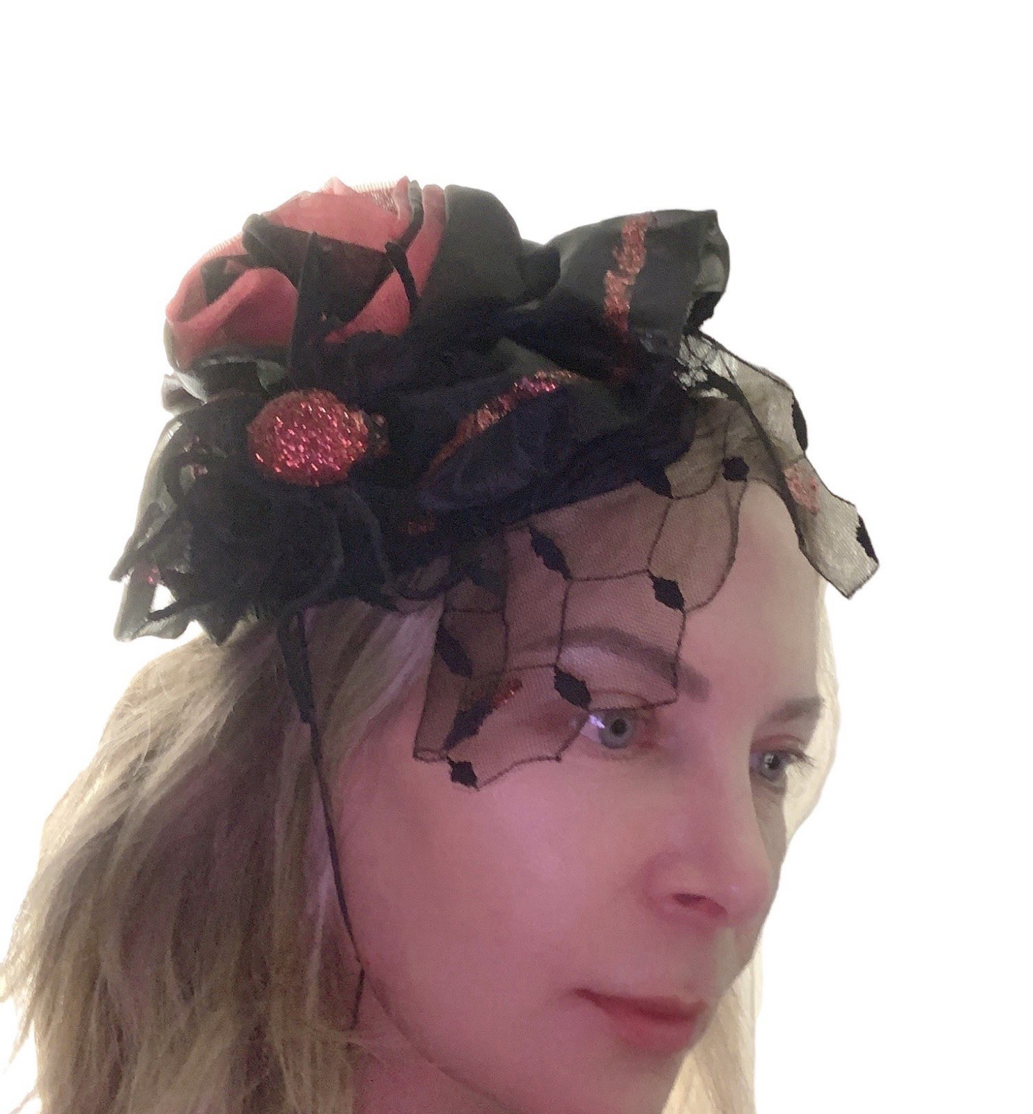 Black Red Fascinator Pill Hat Red glitter spider, black lace Halloween NEW