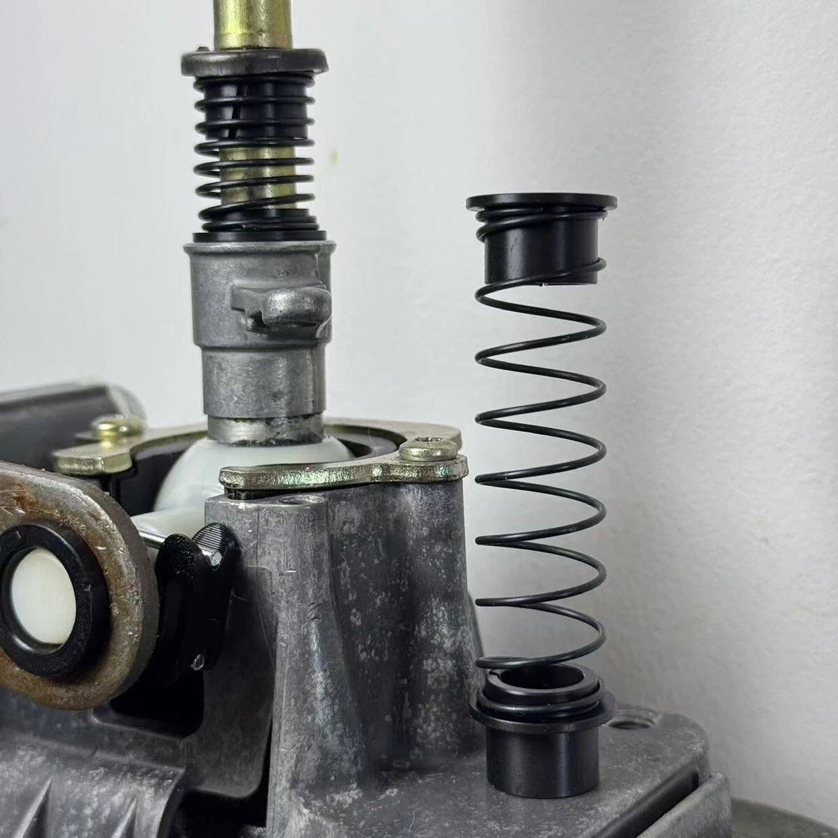 Reverse Problem Fix Enhanced Bushing For VW Jetta Manual Shift First Gear Getter