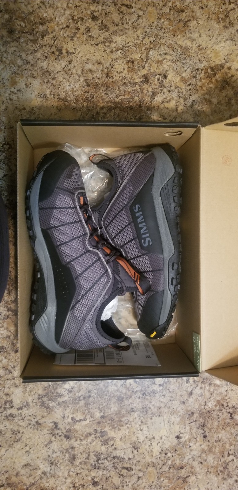 Simms men's flyweight wet wading shoe - Size 10 - Grey - Vibram Sole