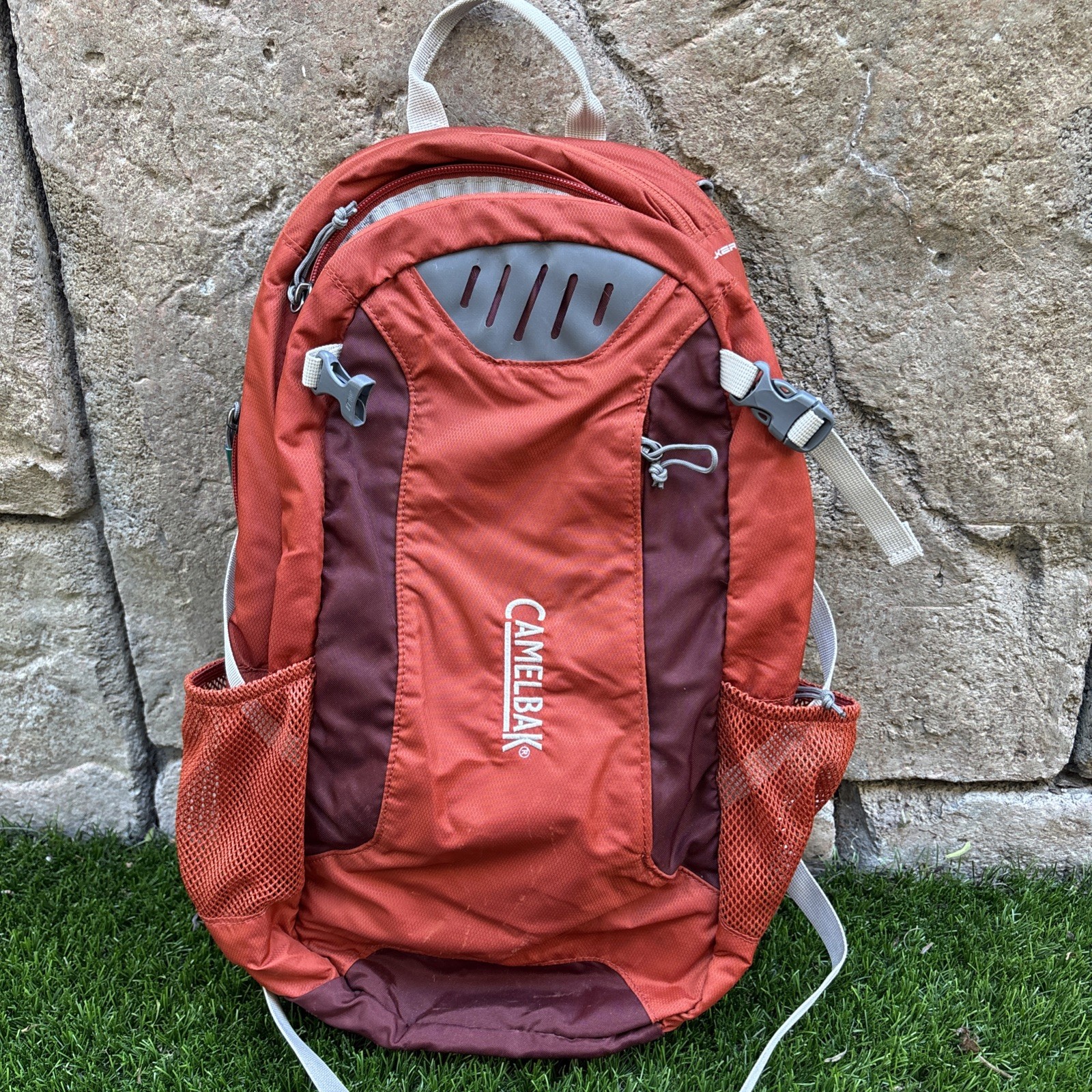 Camelback Cloud Walker Hydration Black Backpack w/Reservoir Bladder Hiking