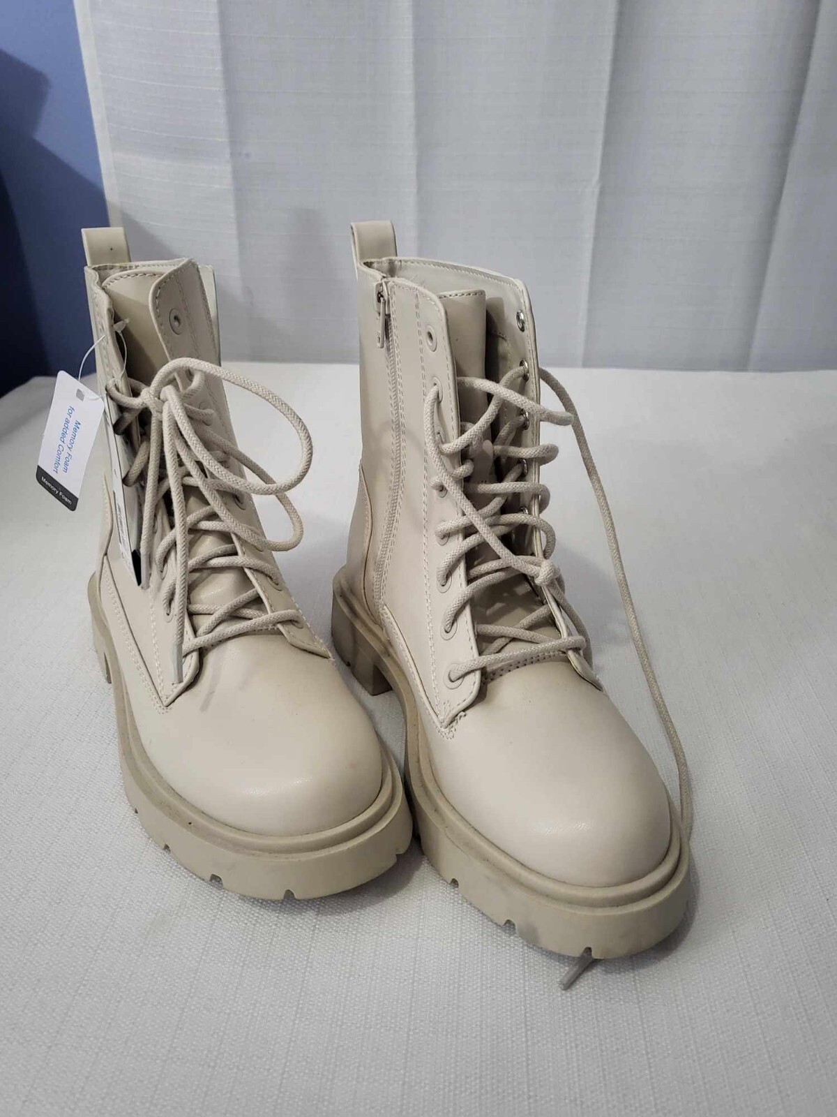 NO BOUNDARIES WOMAN'S COMBAT BOOT NWT SZ. 6.5 BEIGE COLOR *FREE GIFT