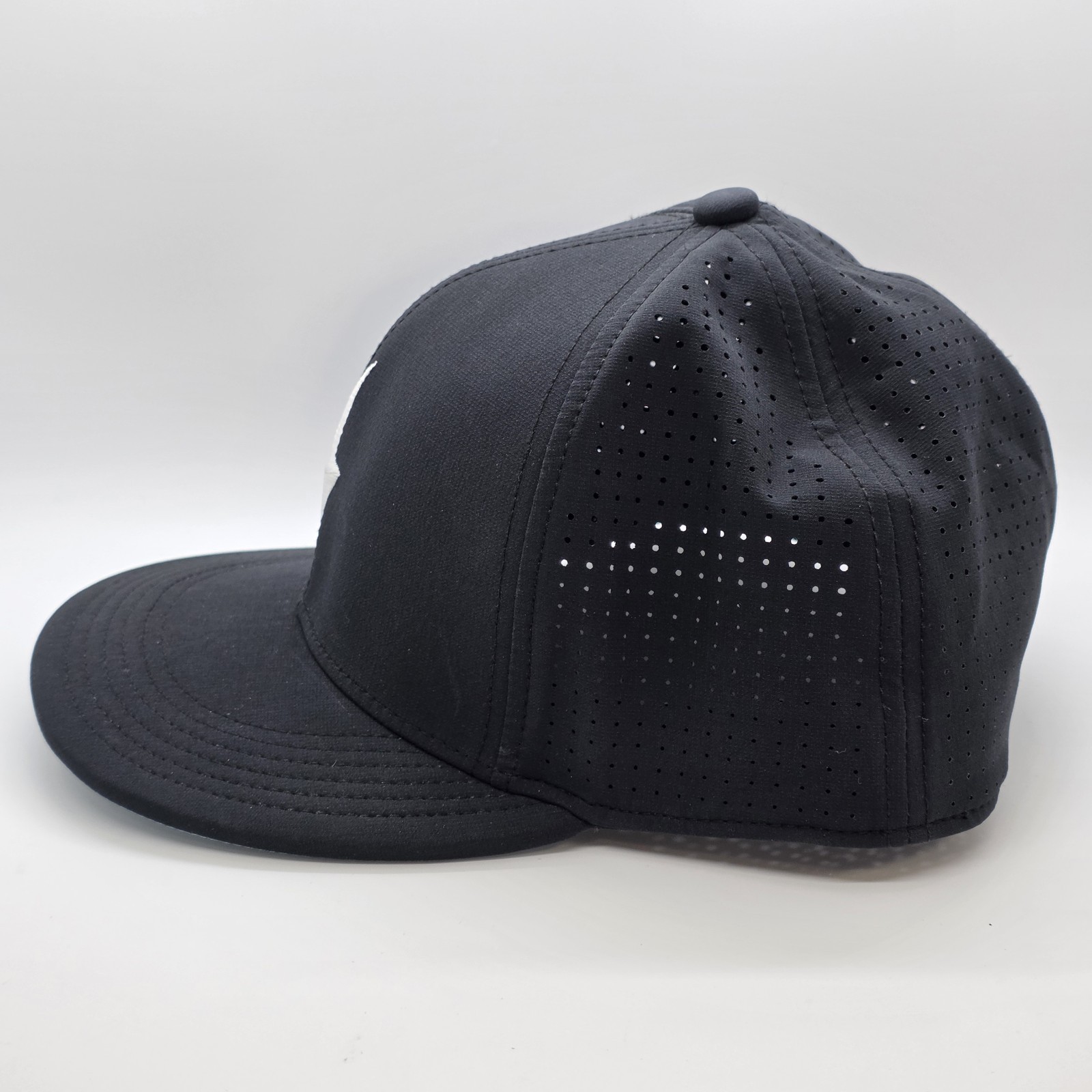 New Bruce Bolt Smart Fit Performance Game Hat BBPRO 1945 Black Size Large