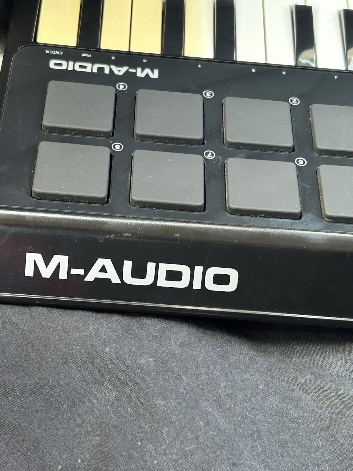 M-Audio Axiom Air Mini 32-Key MIDI Keyboard Controller with Pads, Knobs, USB