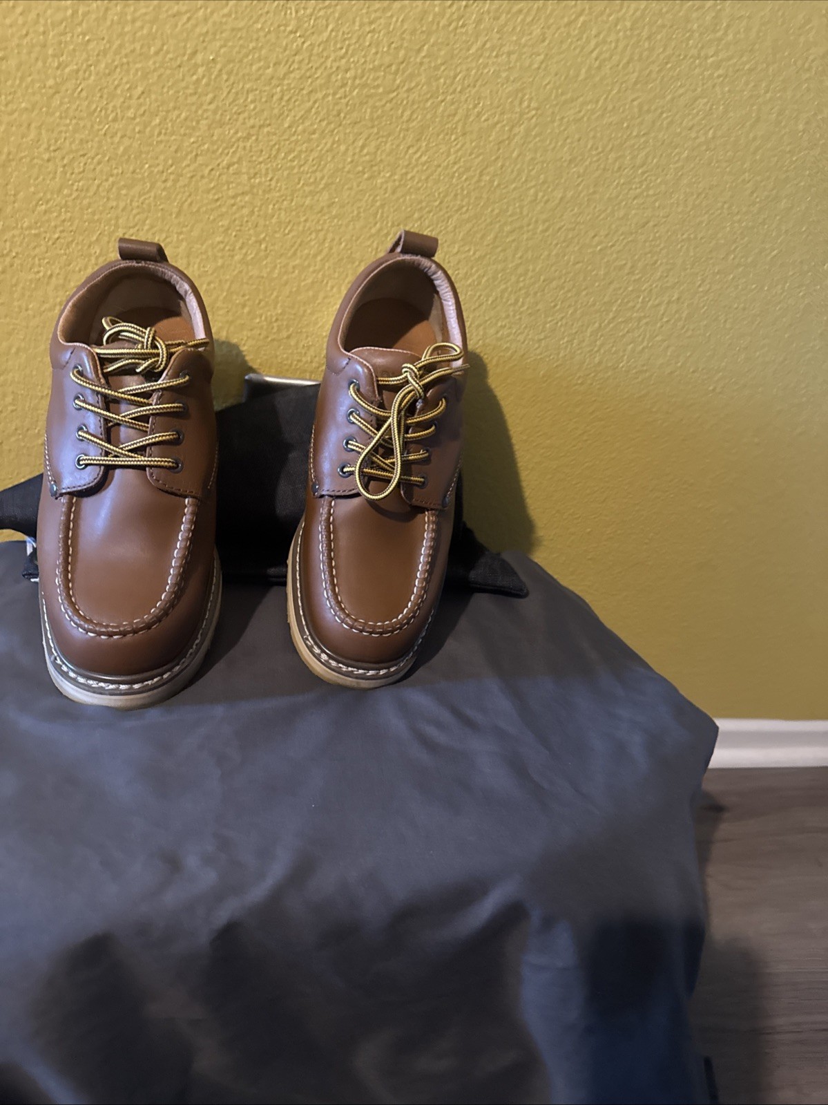Men’s 10.5 Brown Oxfords