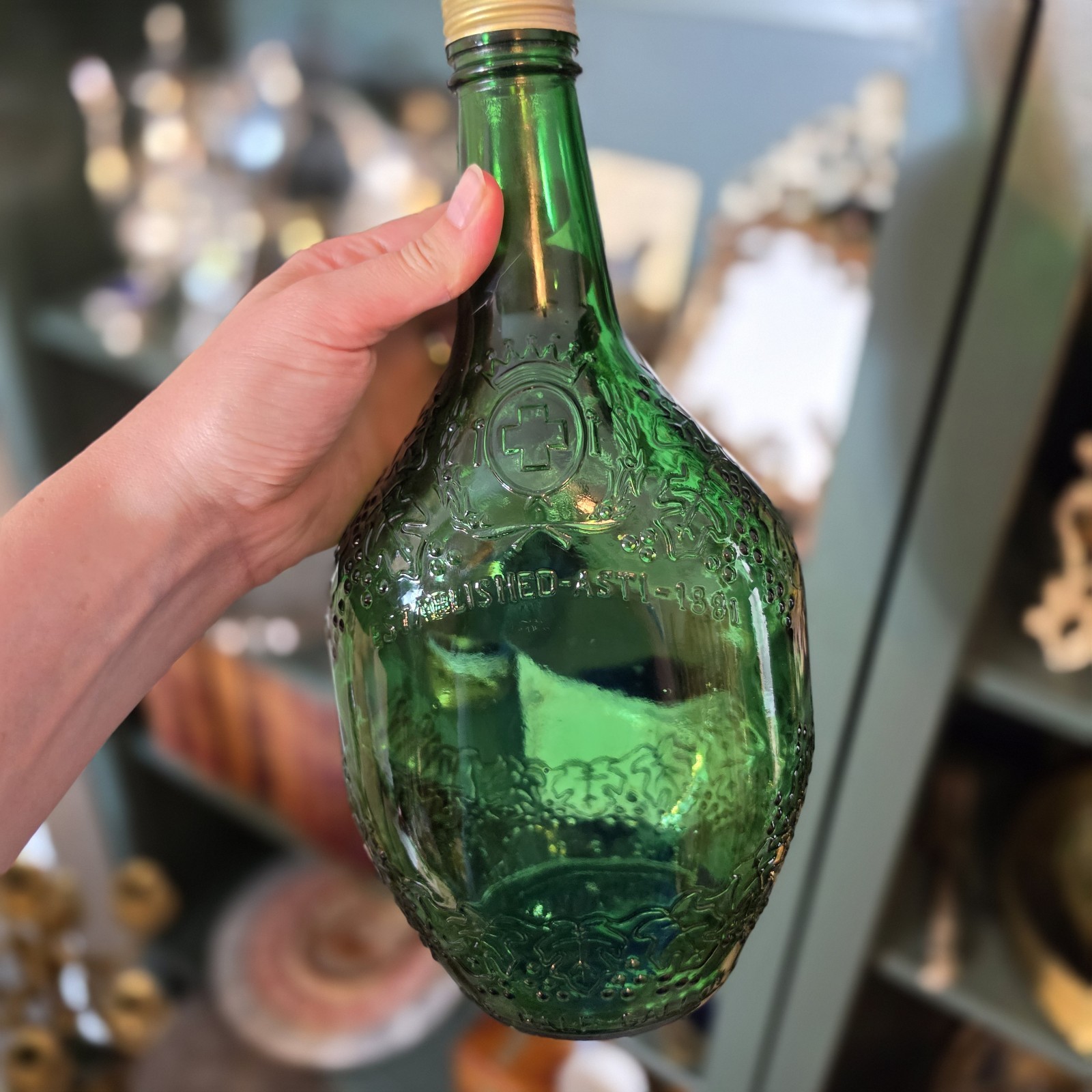 Vintagw United Vintner's 4555 Half Gallon Green Glass Bottle