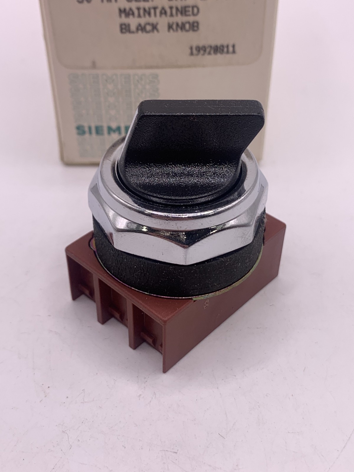Siemens 3SB03-2MKB 30mm Selector Switch 2 Positions Maintained Black Knob