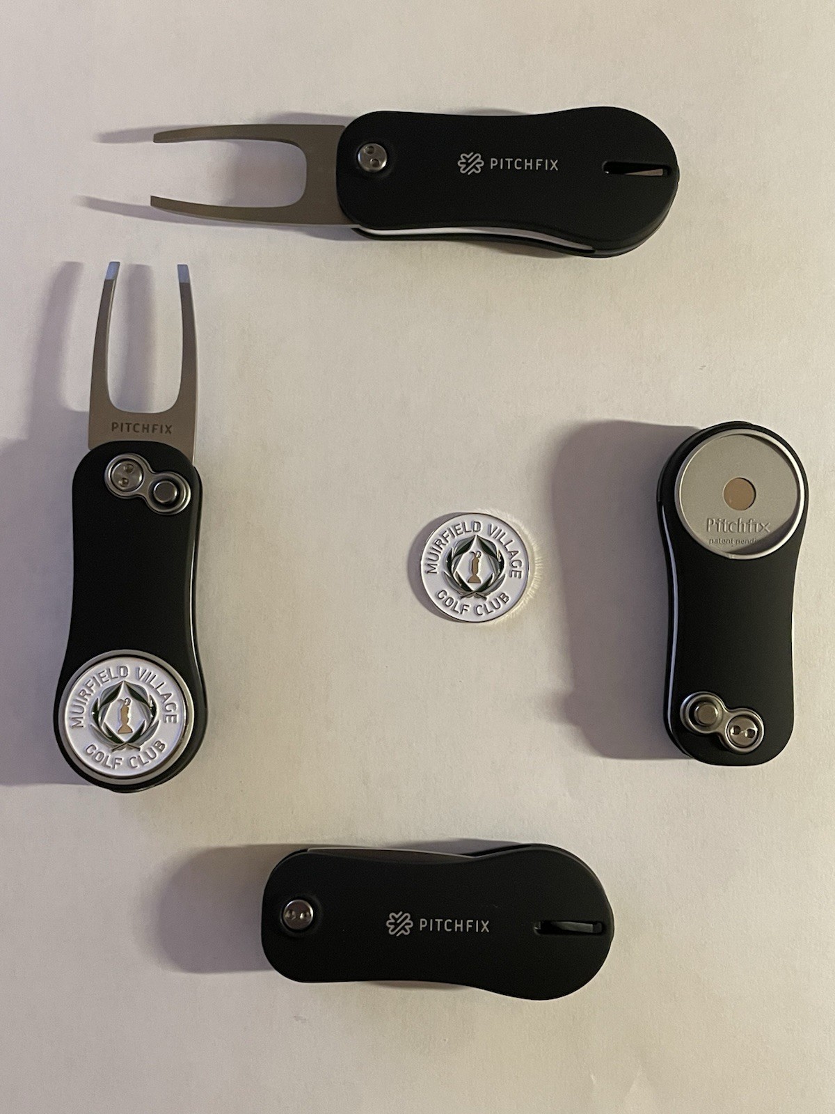 (1) Pitchfix Golf Switchblade Divot Tool & Muirfield Village 1" Coin Golf Marker