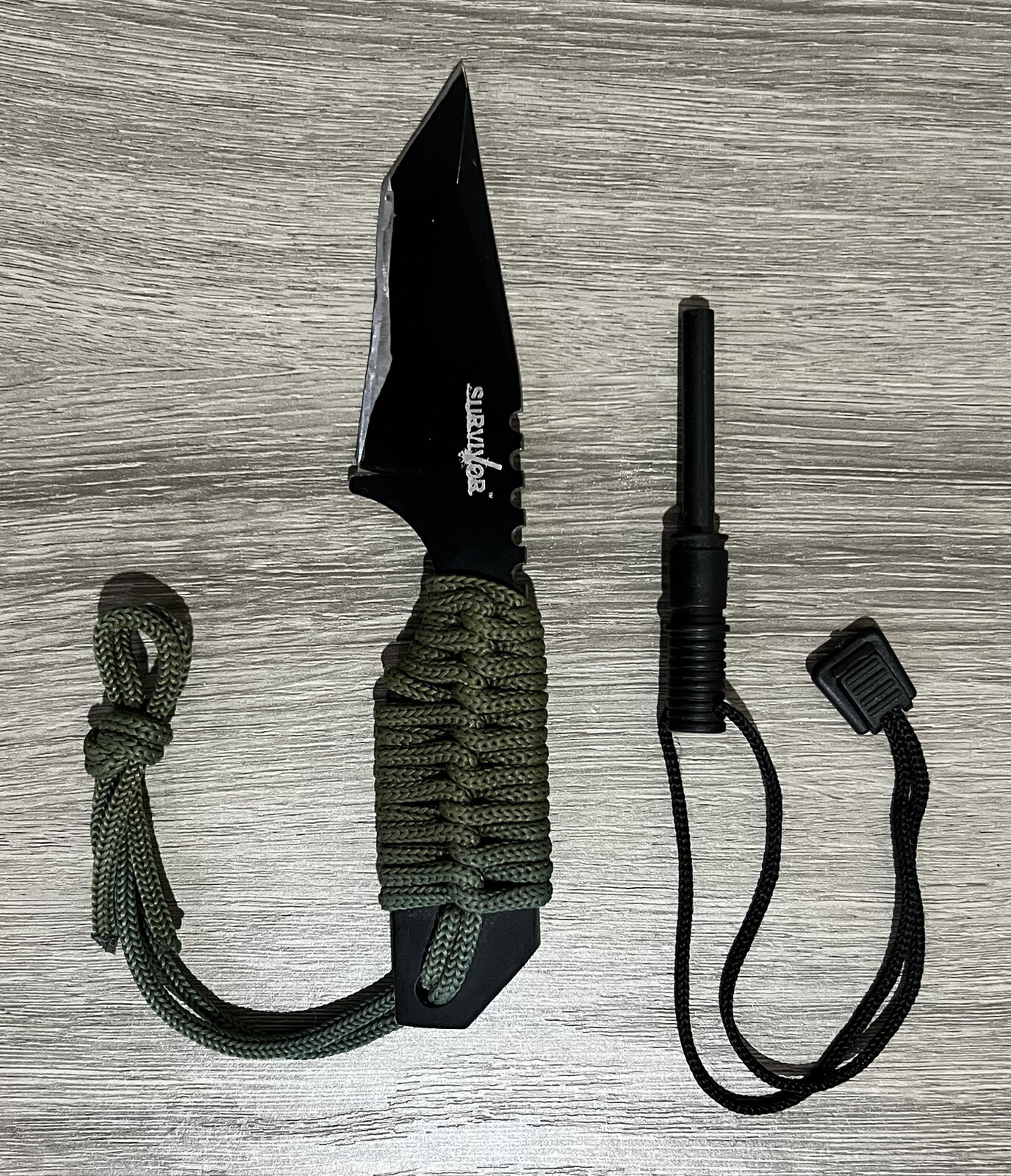 Fixed Blade Survival Knife Paracord Handle With Fire Starter