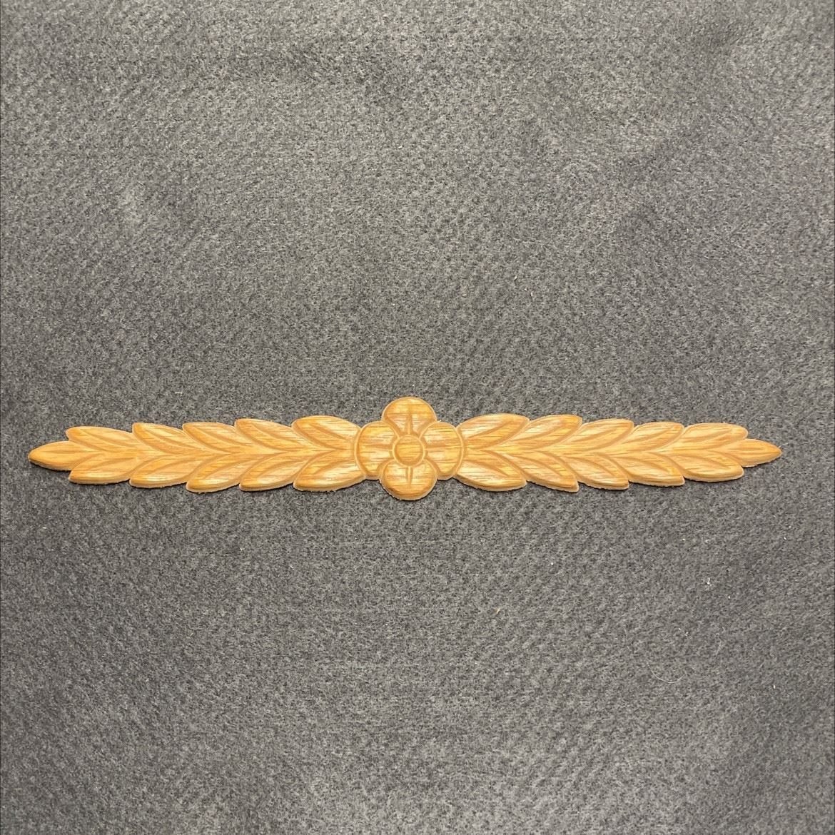 9-9/16" x 1-3/8" Oak Wheat with Flower Applique