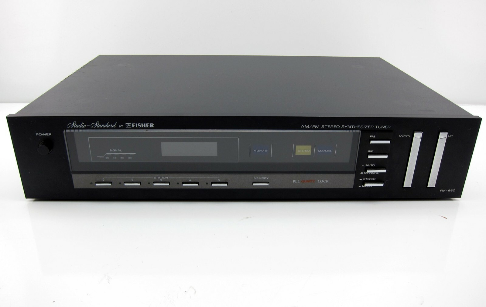 Vintage Fisher Studio Standard FM-660 AM FM Stereo Synthesizer Tuner PLL Quartz