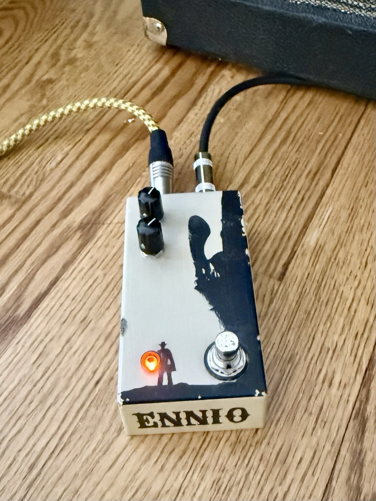 ENNIO Fuzz Pierce #99 Boutique hand wired guitar pedal like Fuzzrite & Maestro
