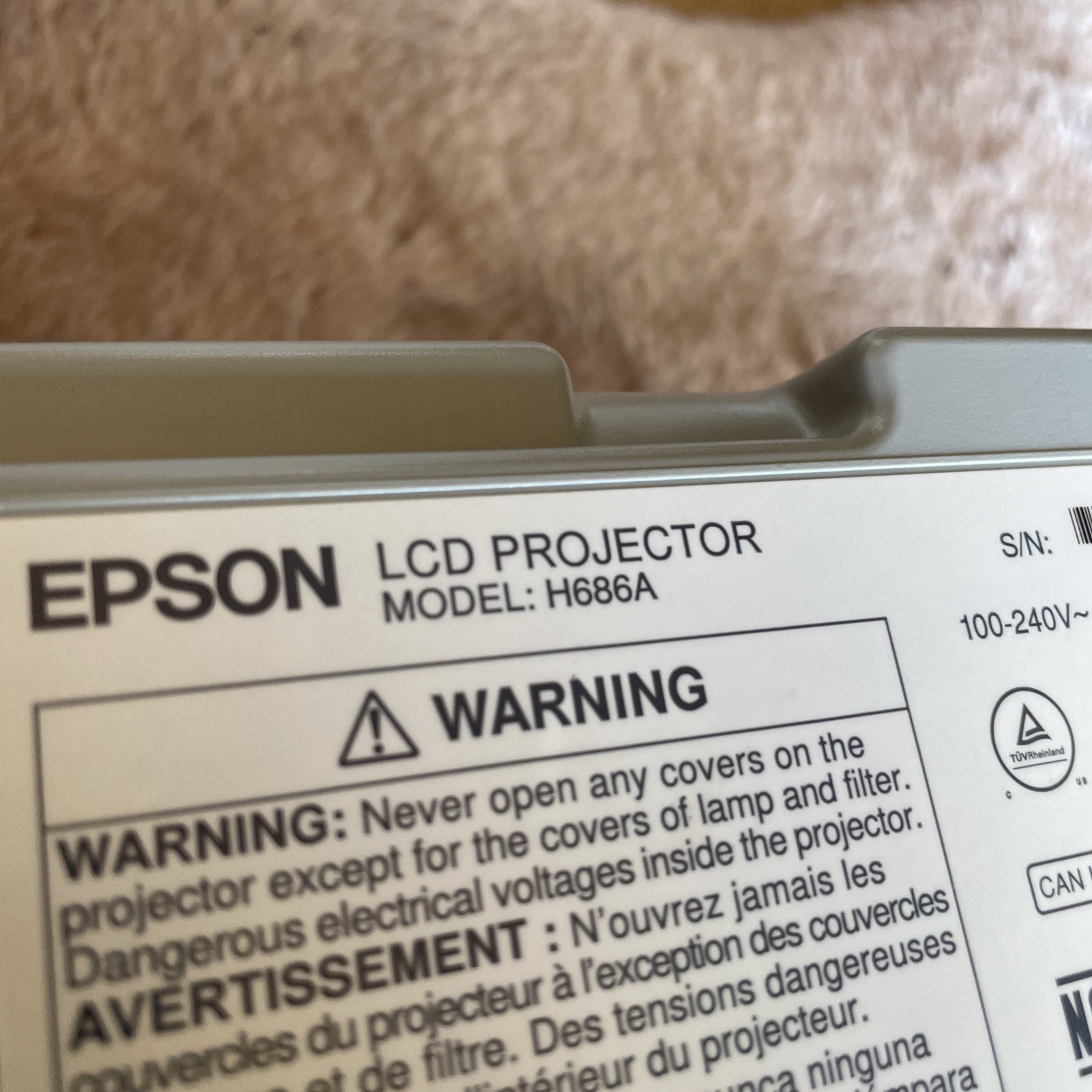 epson powerlite 99w Model H686a