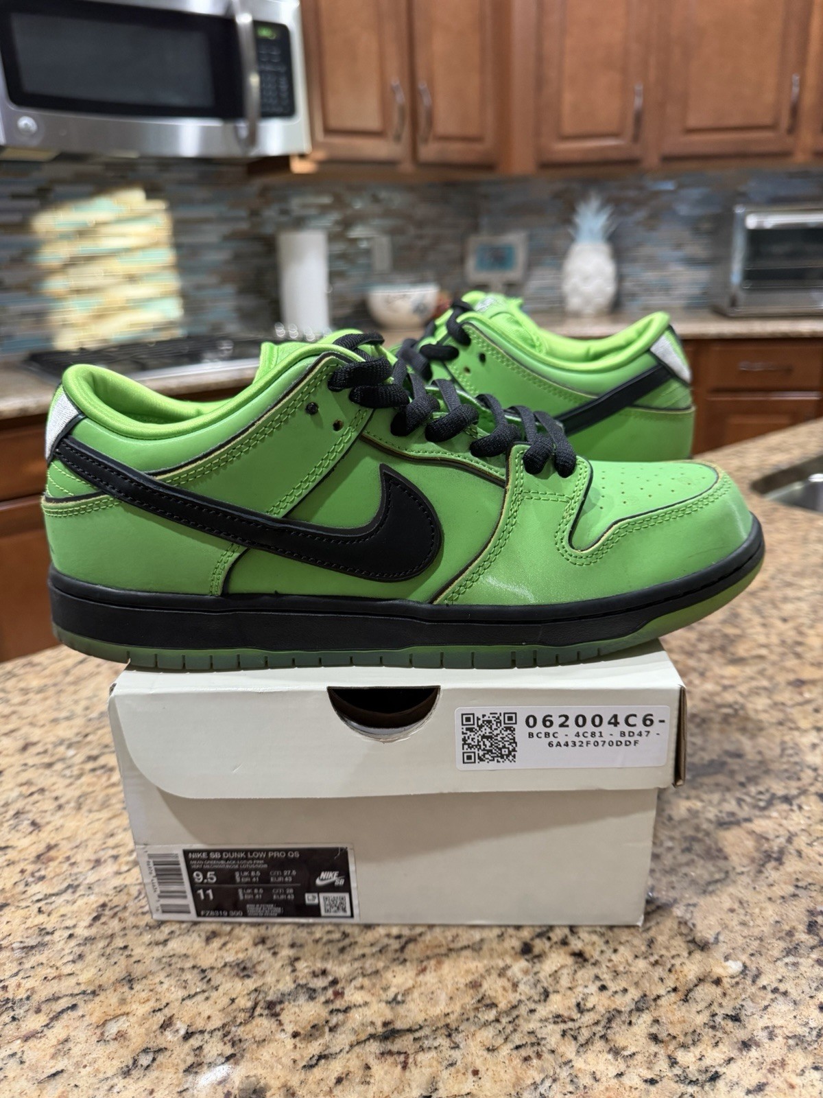 Nike SB Dunk Low The Powerpuff Girls Buttercup Size 9.5 FZ8319-300