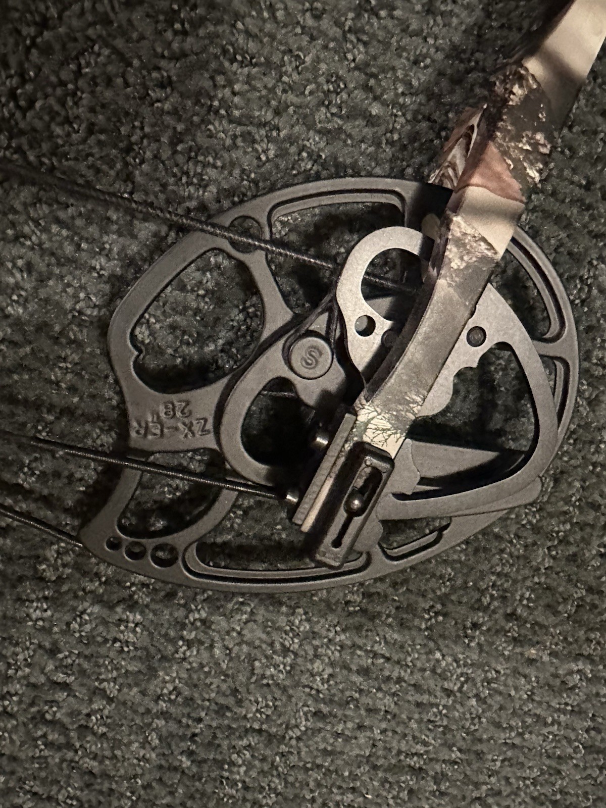 Mathews Z3 Fully Loaded Compound Bow 28” 60lb
