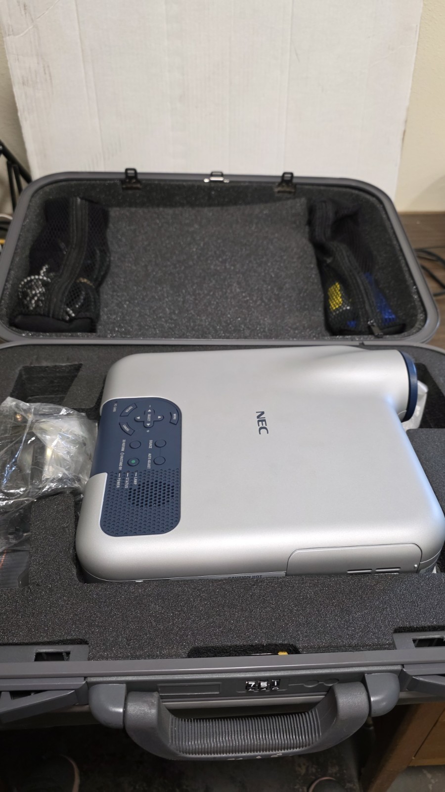 NEC LT260 Projector 606 Hours