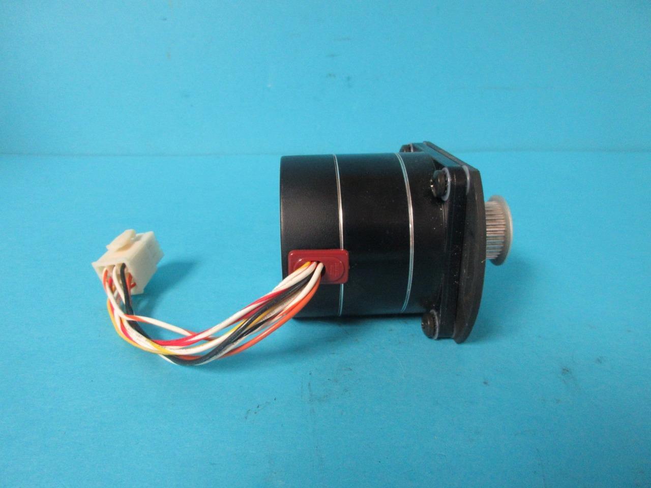 ORIENTAL MOTOR VEXTRA STEPPING MOTOR 2- PHASE PH266-E1.2-C19 6V DC 1.8" STEP WP7