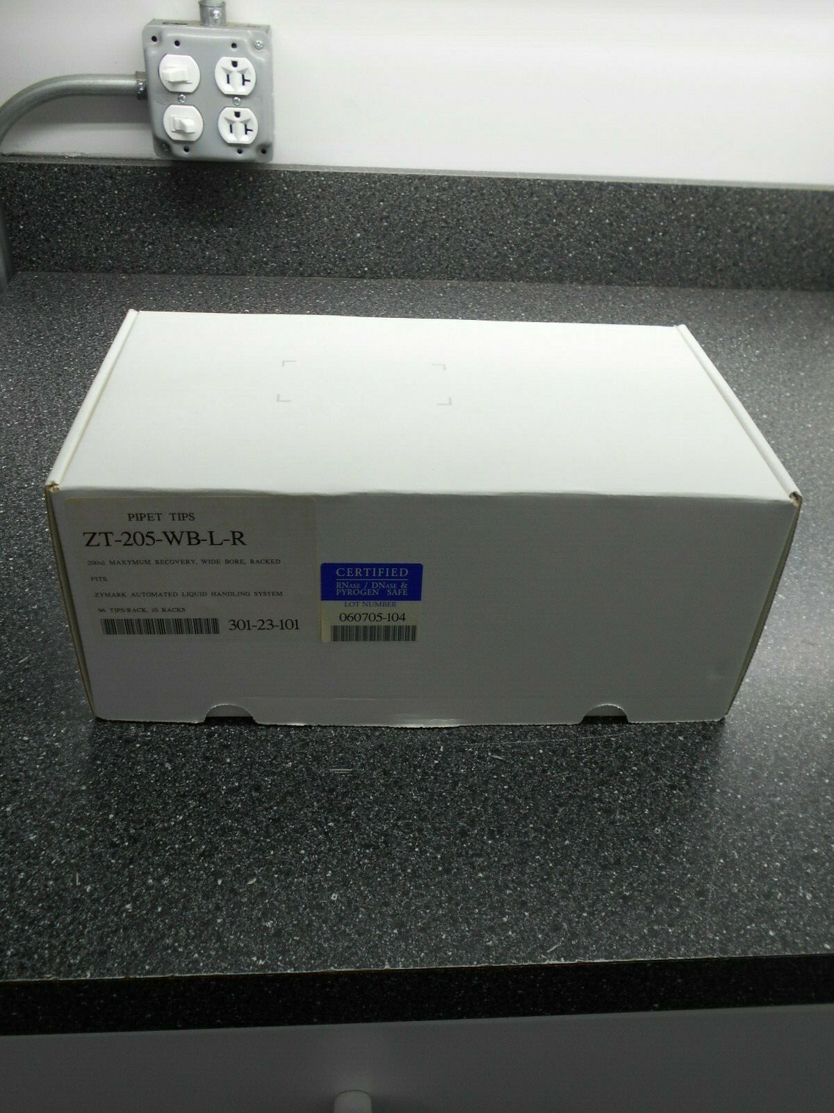 AXYGEN ZT-205-WB-L-R MAXYMUM RECOVERY WIDE BORE NON-FILTERED PIPET TIPS