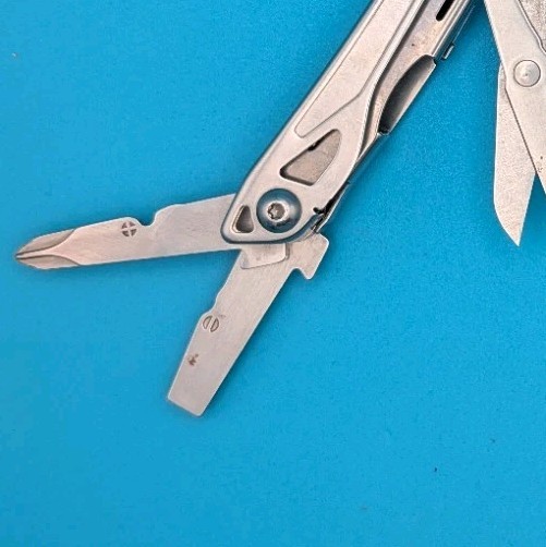 LEATHERMAN WINGMAN MULTI-TOOL! FAST SHIPPING!