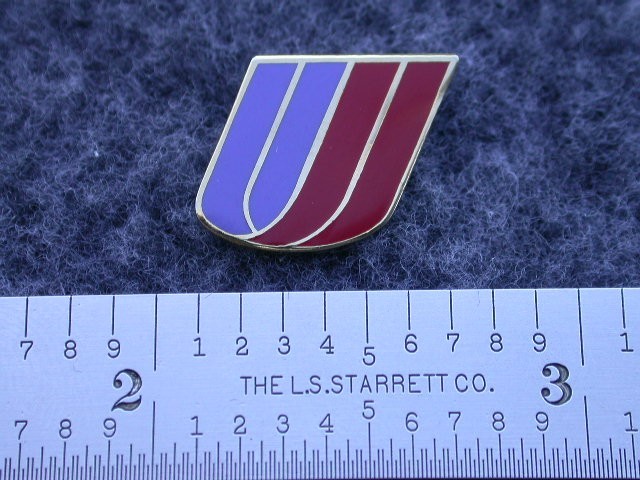 UNITED AIRLINES / UAL GOLD TRIM COLORED TULIP LOGO PIN.
