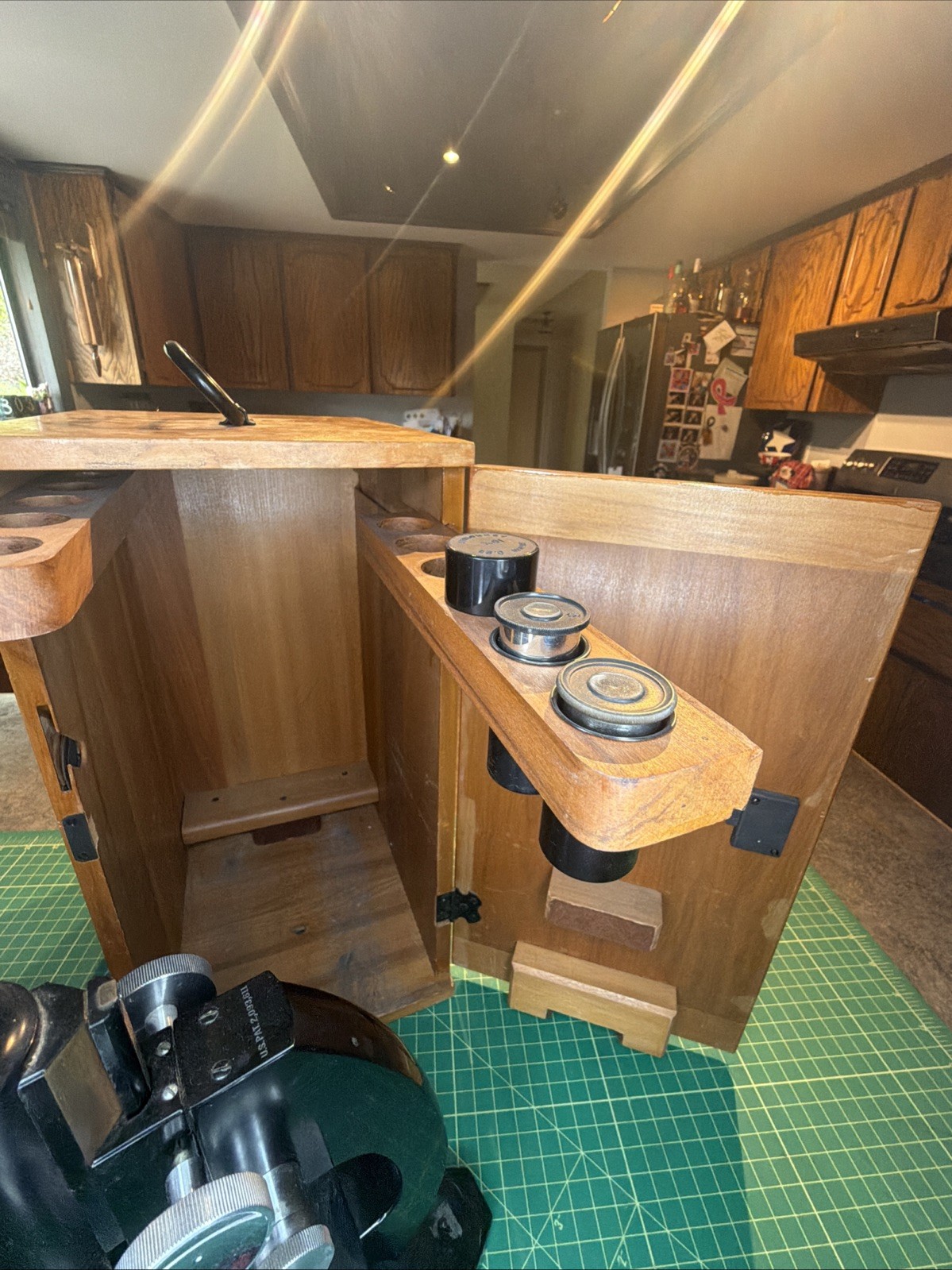 1940'S BAUSCH & LOMB MICROSCOPE W/CASE AND EXTRA OBJECTIVES