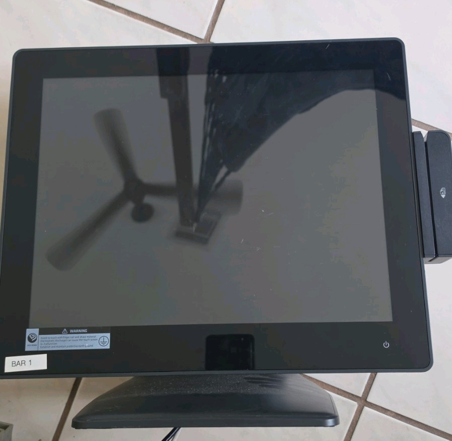 POSBANK APEXA G POS System Touchscreen Terminal MSR + Power Supply / 128 gb ssd