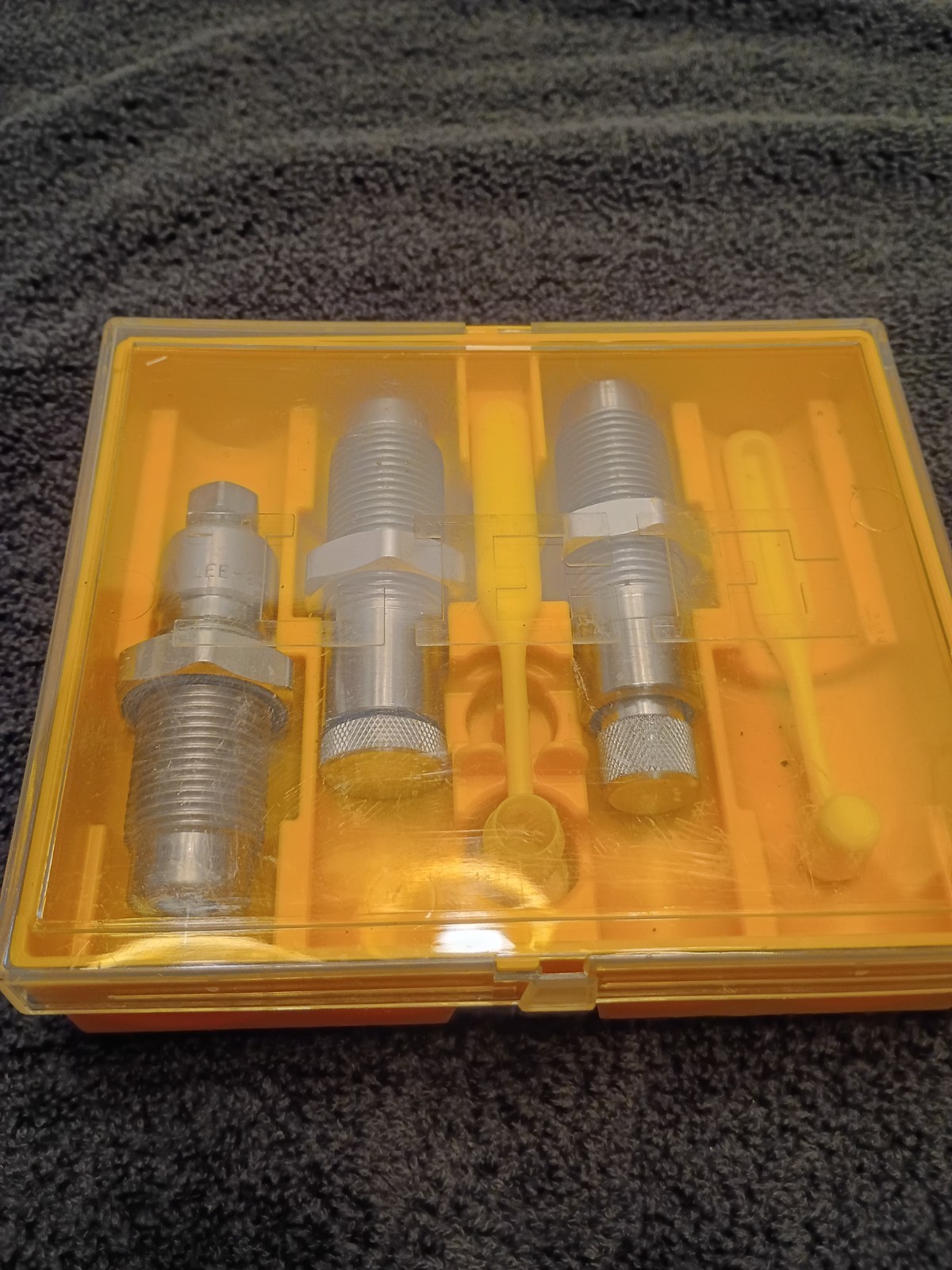 lee reloading dies 223 with neck sizing die