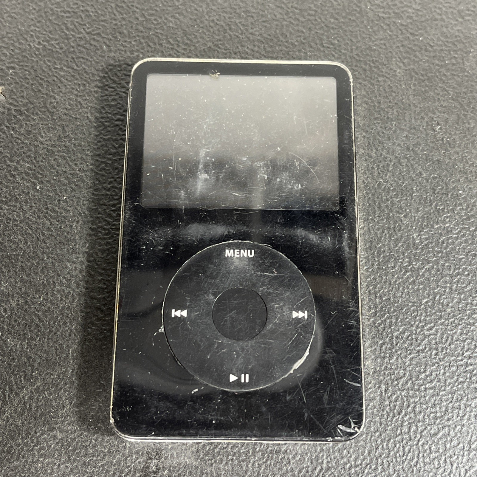 Apple iPod Classic 5th Generation A1136 30GB FOR PARTS UNTESTED