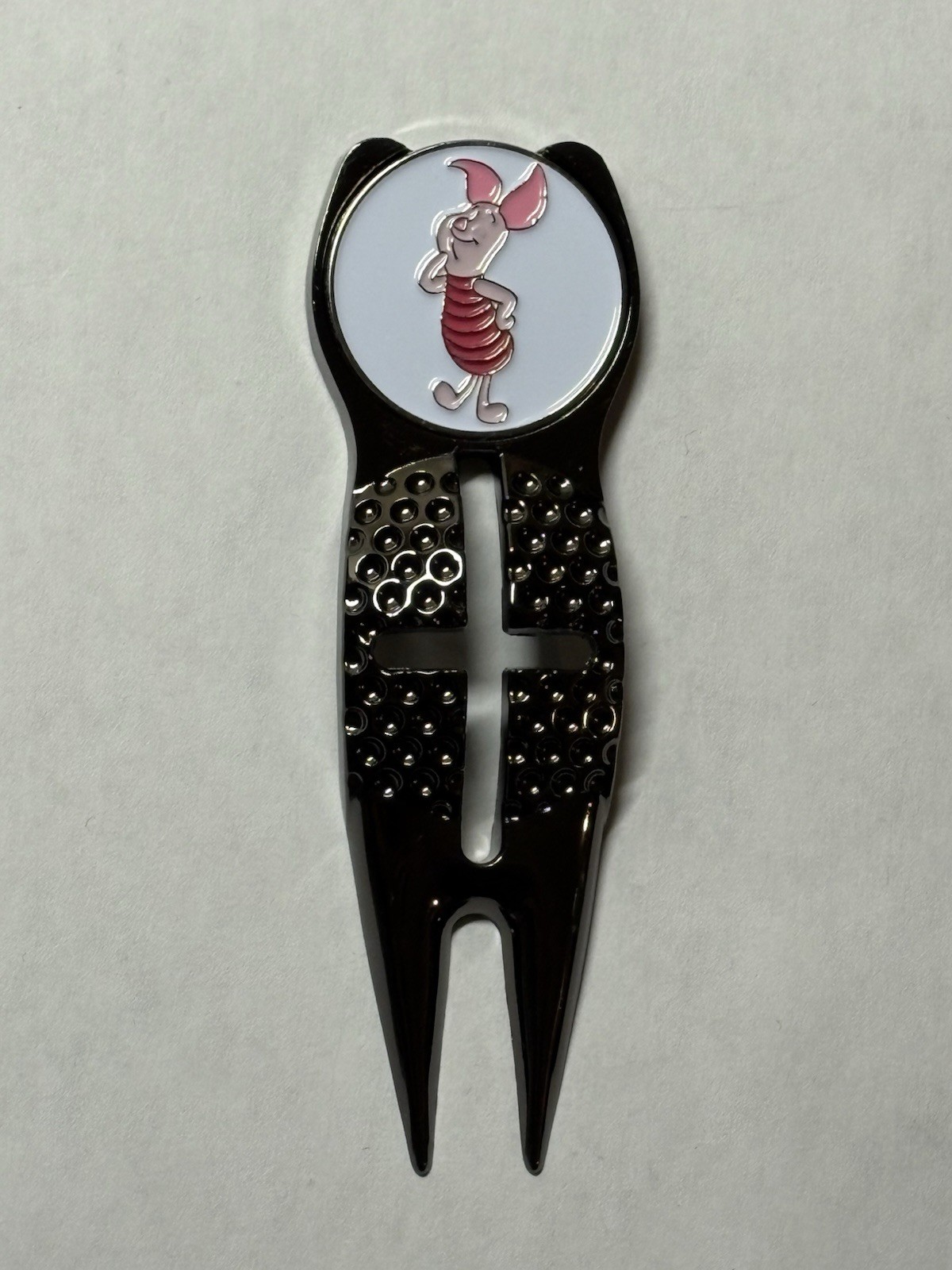 Winnie The Pooh 'Piglet' Disney Crosshairs Divot Tool & 1" Coin Golf Marker