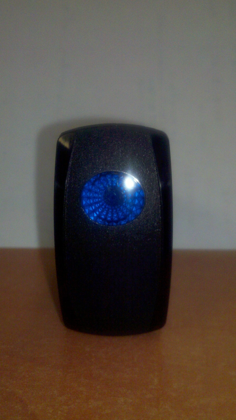 V2D1A60B (ON)OFF LIGHTED ROCKER SWITCH MOMENTARY (ON) CONTURA V BLUE LENS V2D1