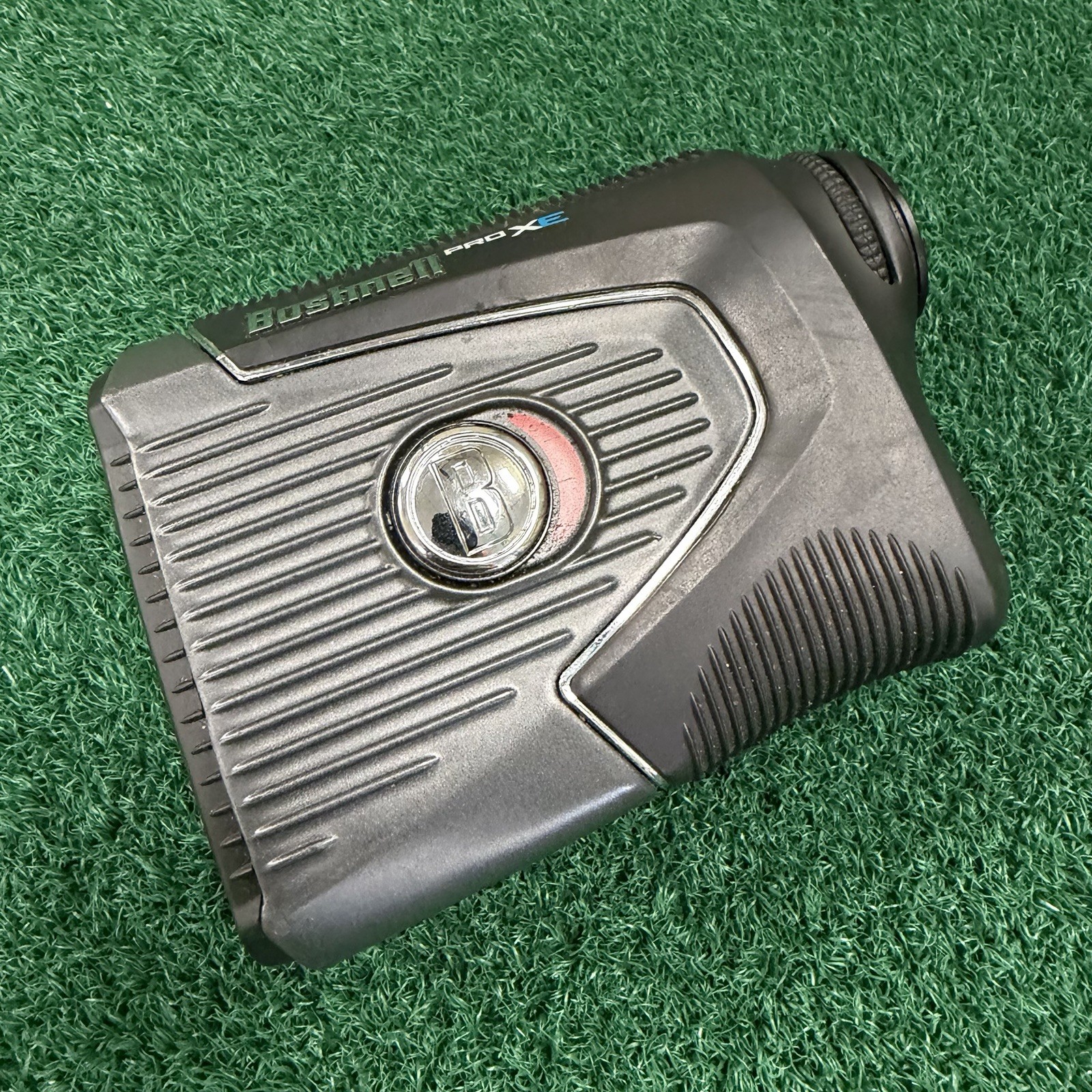 Bushnell Pro XE Golf Laser Rangefinder with slope- Black/Silver