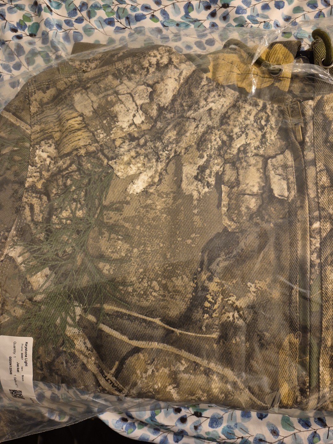 Realtree Keystone Light Hunting Jacket (Large) Brand New