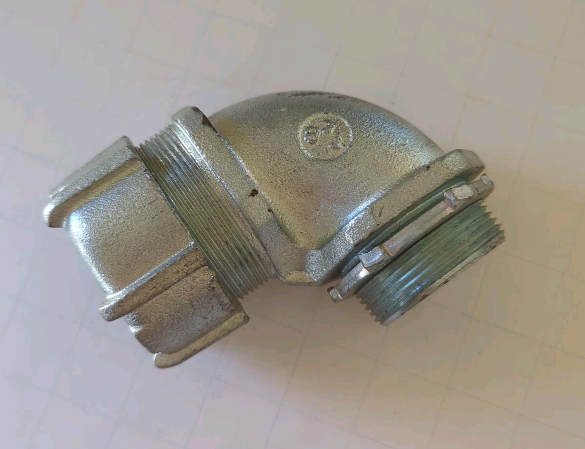 1 pc. Thomas & Betts 1-1/2" 90 Degree Liquid Tight Connector New R
