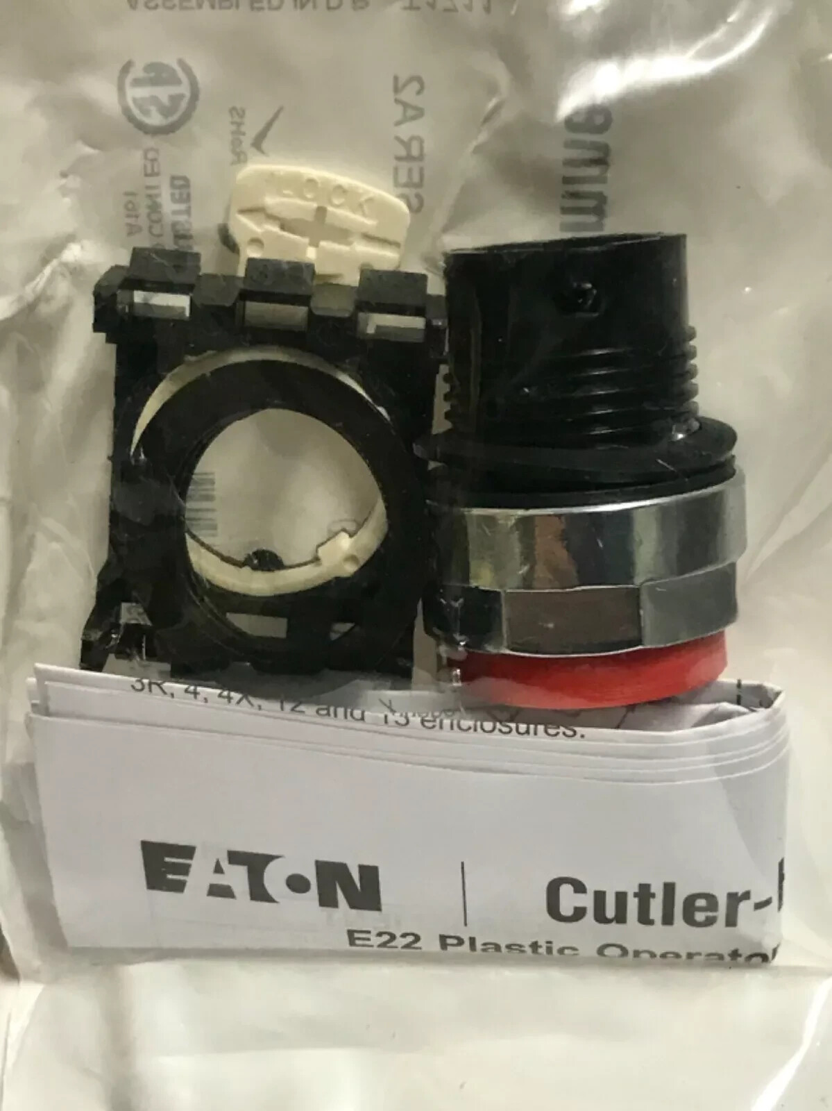 EATON CUTLER HAMMER E22E2 SERIES A2 RED NON-ILLUMINATED PUSHBUTTON