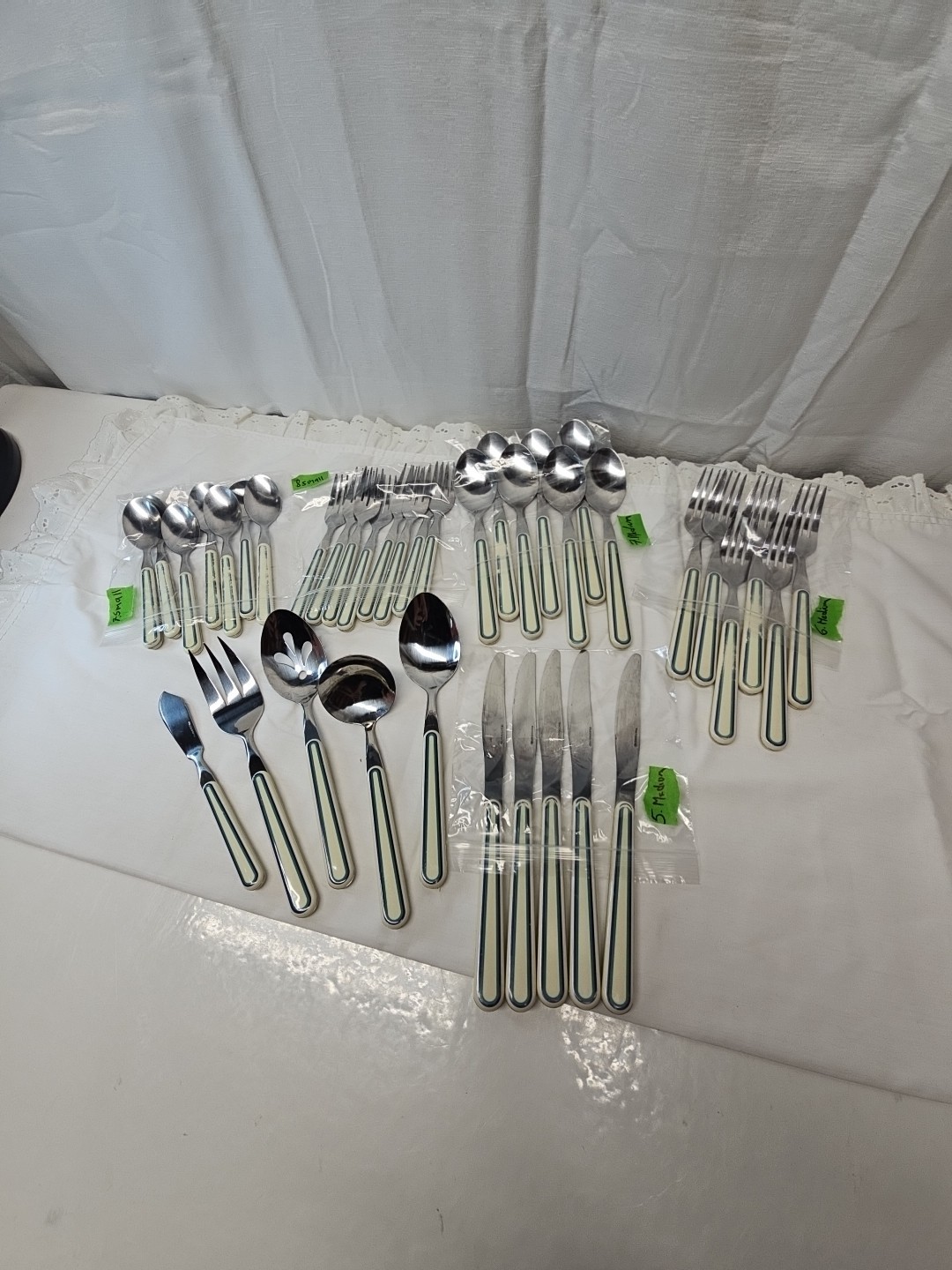 Pfaltzgraff JUNIPER 38 Pc Plastic Handle Stainless Flatware  w Serving Pcs.