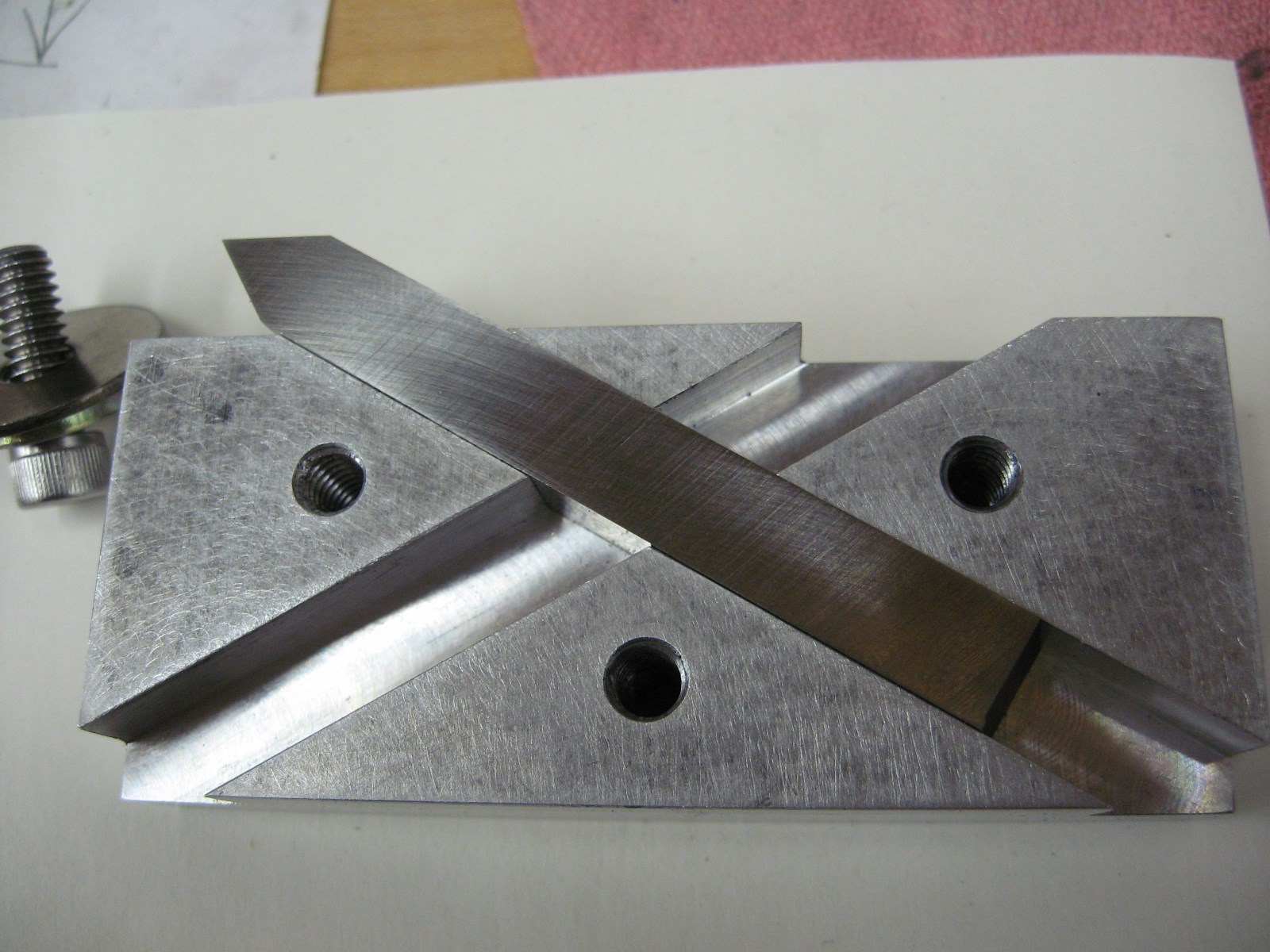 Lathe Tool Bit Grinding Jig, 60 Degree Grinding Jig for 3/8" Thread Cutting Bits